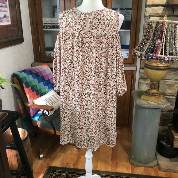 ROBERT LOUIS SIZE 2X WHITE COLD SHOULDER DRESS. BALLON SLEEVE BUTTON KEYHOLE EUC - Picture 5 of 5